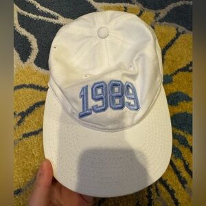 Taylor Swift 1989TV White Hat